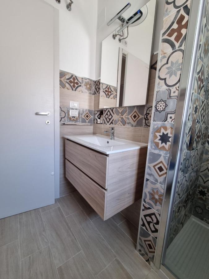 Villa Edoardo Con Pineta A 250 Metri Dal Mare Torre Squillace ภายนอก รูปภาพ