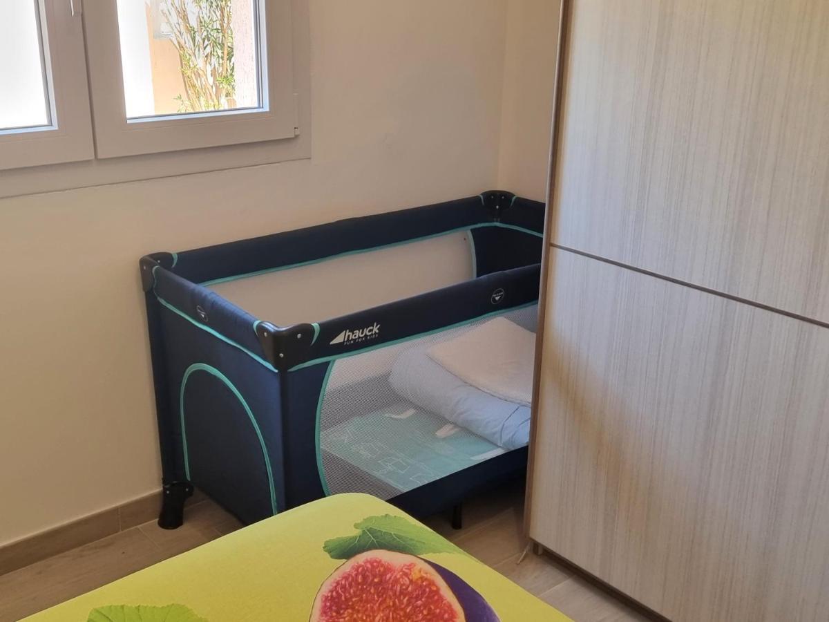 Villa Edoardo Con Pineta A 250 Metri Dal Mare Torre Squillace ภายนอก รูปภาพ