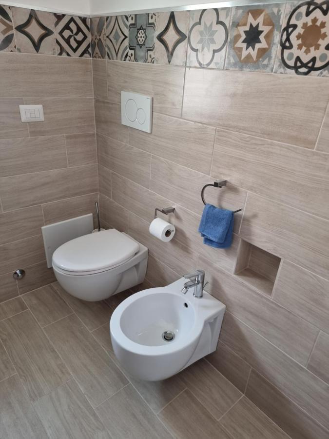 Villa Edoardo Con Pineta A 250 Metri Dal Mare Torre Squillace ภายนอก รูปภาพ